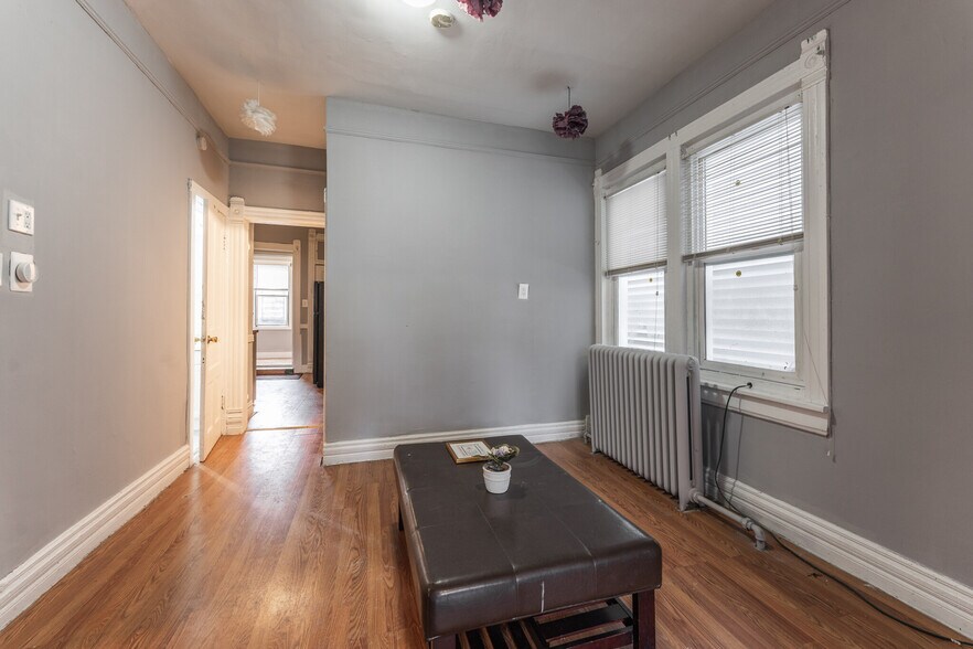 Building Photo - 1705 N Talman Ave