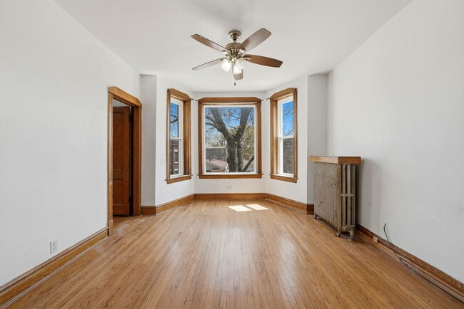 Building Photo - 1526 N Springfield Ave