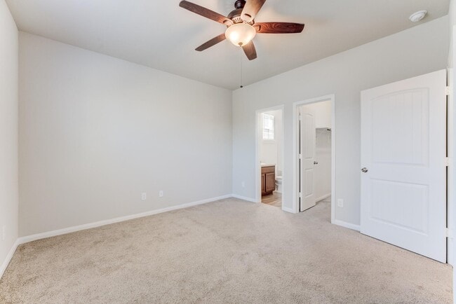 Building Photo - 5842 Adelaide River Dr