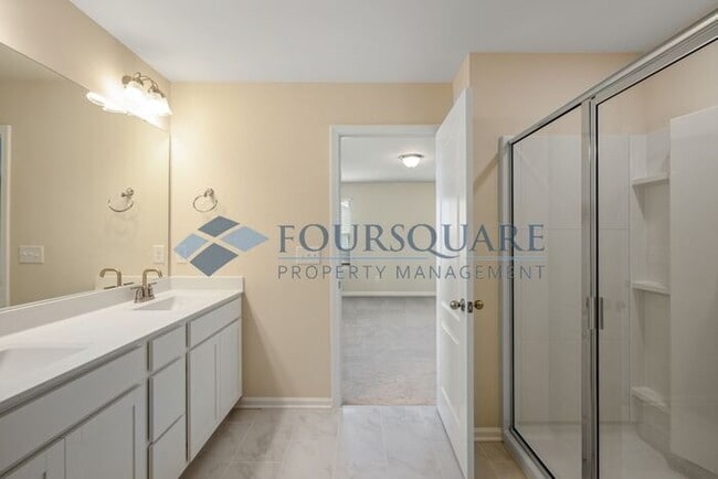 Building Photo - End-Unit Townhome with Loft, Open Floor Plan & Patio, Conveniently Located Near Dining, Shopping,...