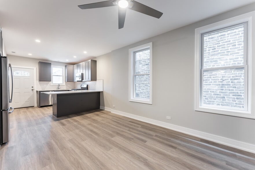 Building Photo - 1725 N Honore St