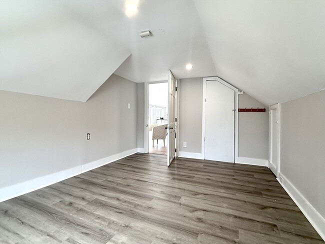 Building Photo - 48 Warren Ave