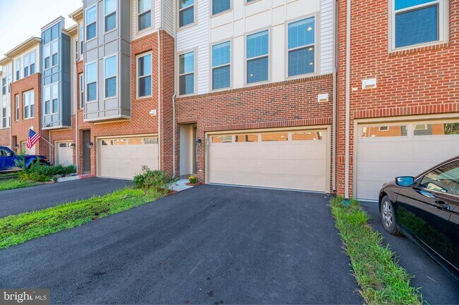 Building Photo - 42409 S Dogwood St