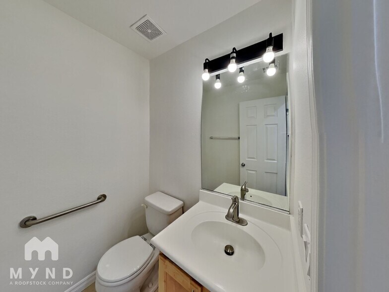 Building Photo - 9322 Boulder Opal Ave