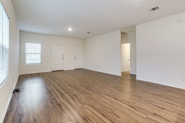Building Photo - 355 Geode Glen