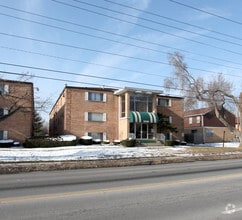 Building Photo - James Plaza