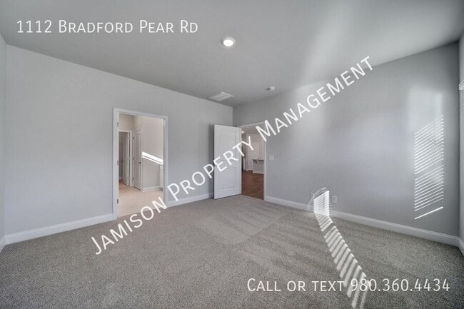 Building Photo - 1112 Bradford Pear Rd