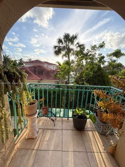 Building Photo - 7265 NW 173rd Dr