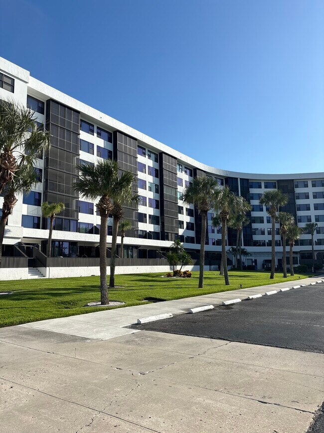 Building Photo - 5855 Midnight Pass Rd