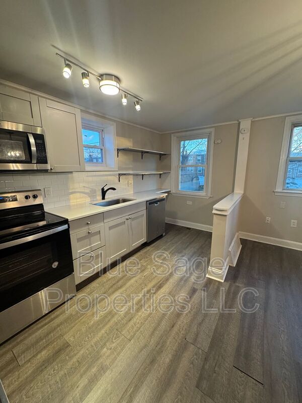 Building Photo - 279 Westpark Ln