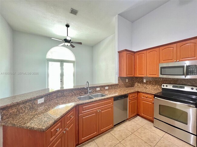 Building Photo - 16020 SW 91st Ct