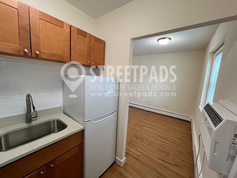 Building Photo - 2018 Commonwealth Avenue