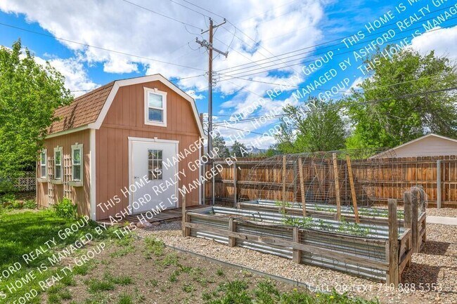 Building Photo - 1406 N Foote Ave
