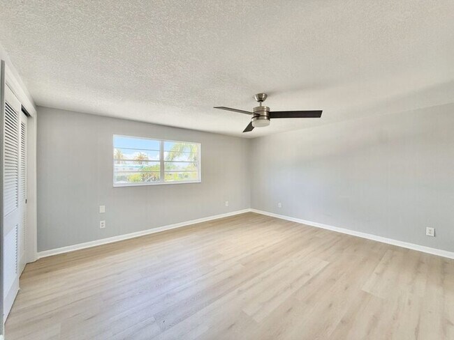 Building Photo - 8718 Thornwood Ln