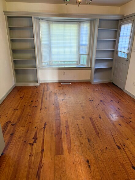 Building Photo - 1507 Westshire Ln