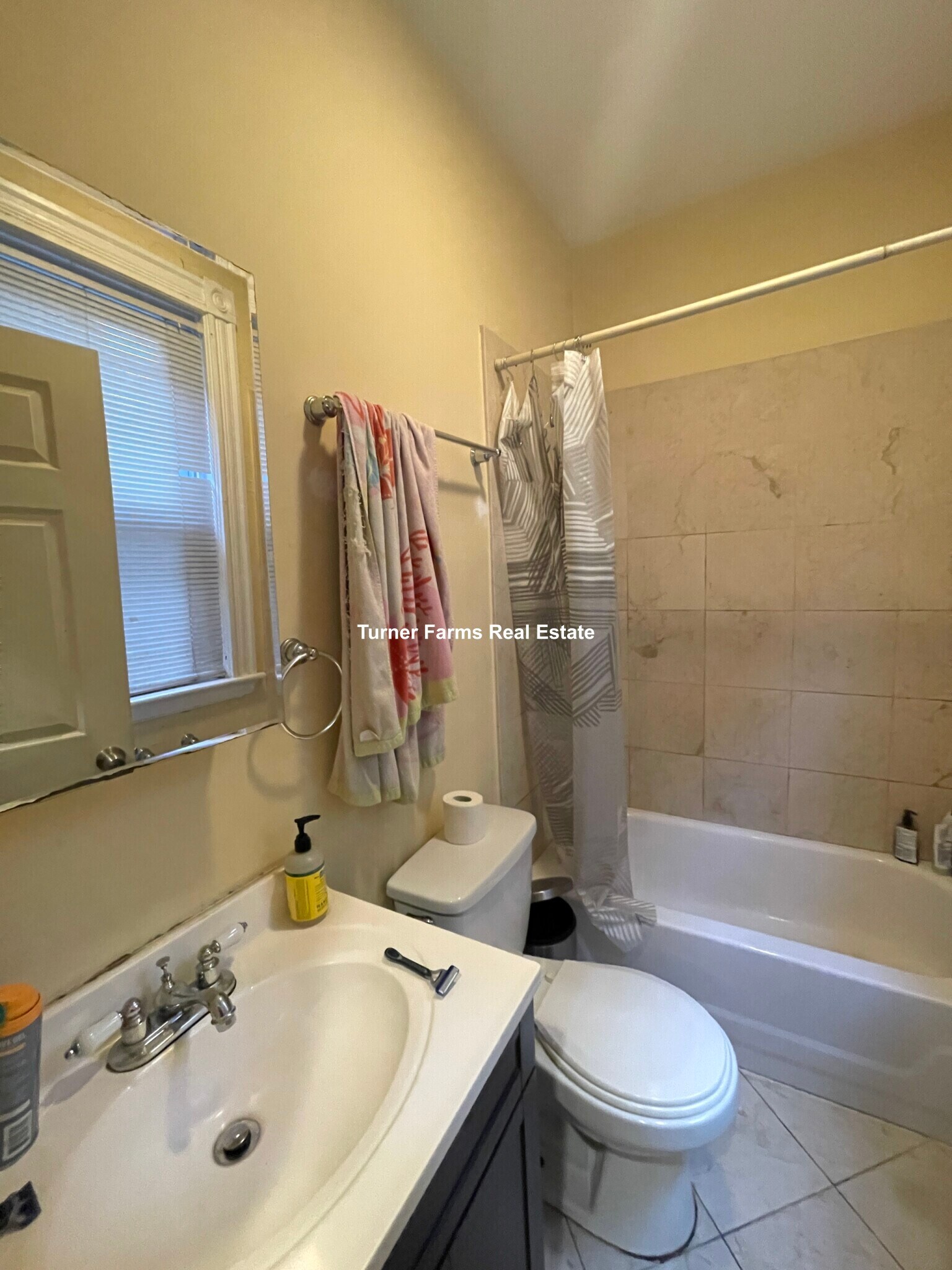 Building Photo - 34 Cherokee St