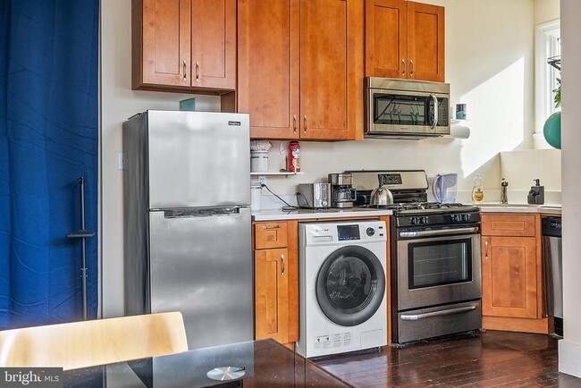 Building Photo - 1836 Delancey St