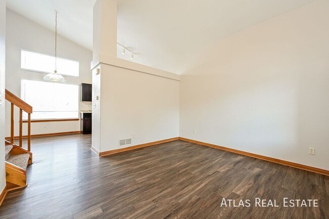 Building Photo - 1233 S Alton Ct