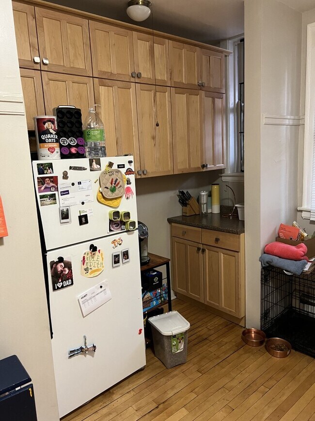 Building Photo - 1408 W Warner Ave