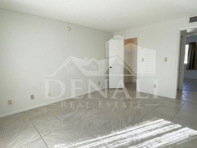 Building Photo - 4746 W Aster Dr