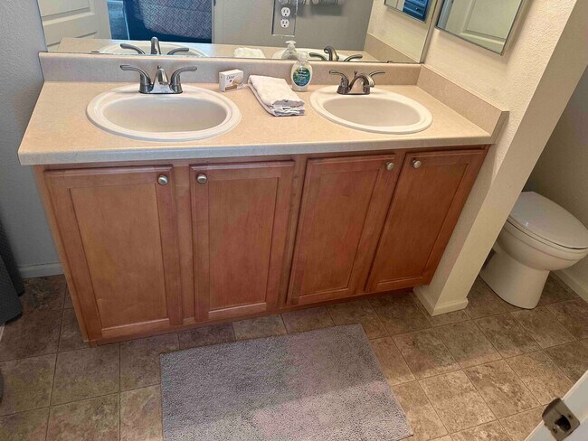 Building Photo - 12810 Roosevelt Ln