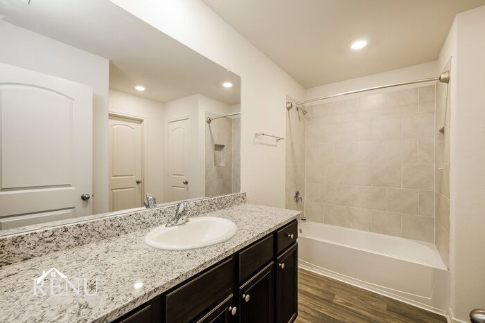 Building Photo - 10934 Chatham Ct