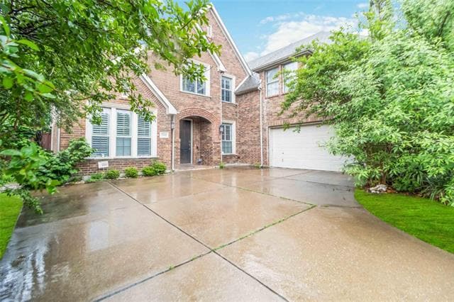 Building Photo - 920 Falcon Dr