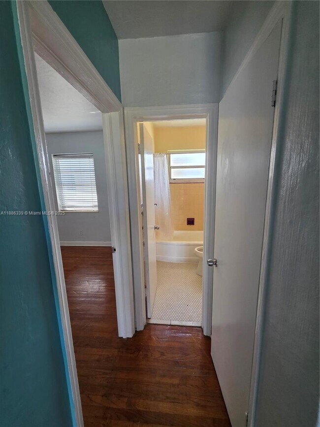 Building Photo - 8024 Harding Ave