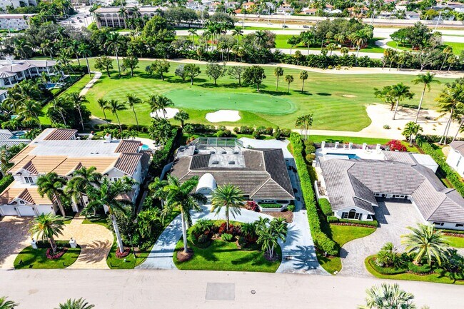 Building Photo - 2041 Thatch Palm Dr