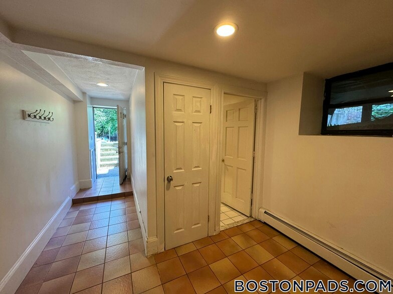 Building Photo - 132 Chiswick Rd