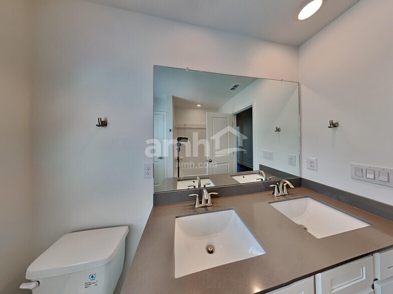 Building Photo - 37756 Dusty Saddle Ln