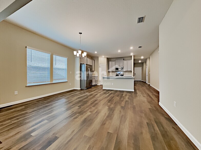 Building Photo - 76 Spruce Point