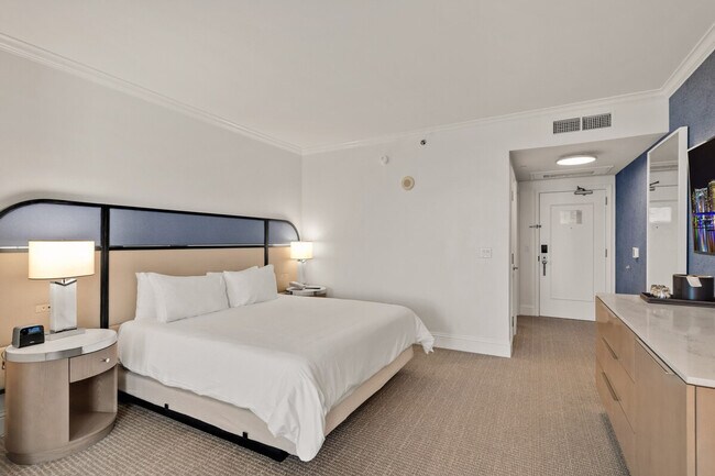 Building Photo - 4401 Collins Ave