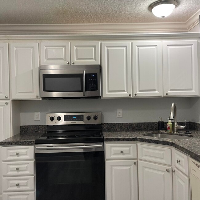 Building Photo - 3427 NW 47th Ave