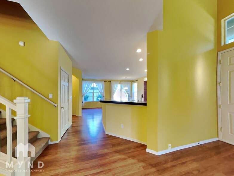 Building Photo - 1723 NE Ashberry Dr