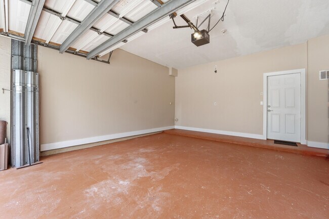 Building Photo - 1780 Pierside Cir