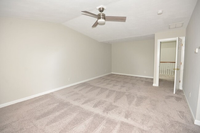 Building Photo - 2 Bedroom Townhome in Cypress Point North