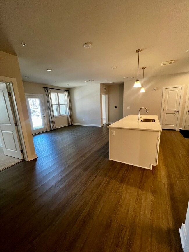 Building Photo - 10421 Resort Road