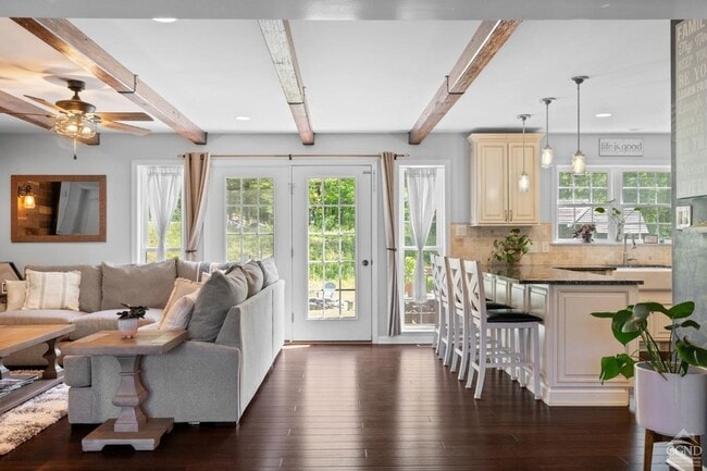 Building Photo - 174 Grove School Rd