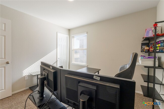 Building Photo - 2305 Merganser Dr