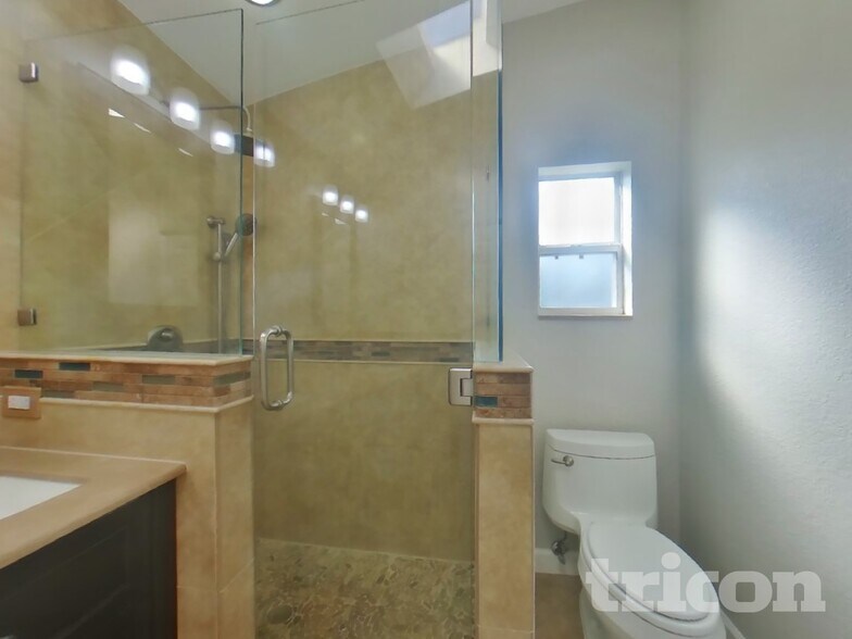 Building Photo - 5834 5th Ave S