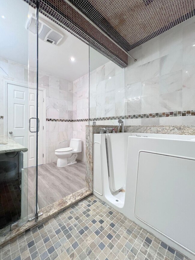 Building Photo - NEW AC - Bright & Spacious Single-Family Home with Pool