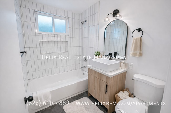 Building Photo - 1712 N Sierra Bonita Ave