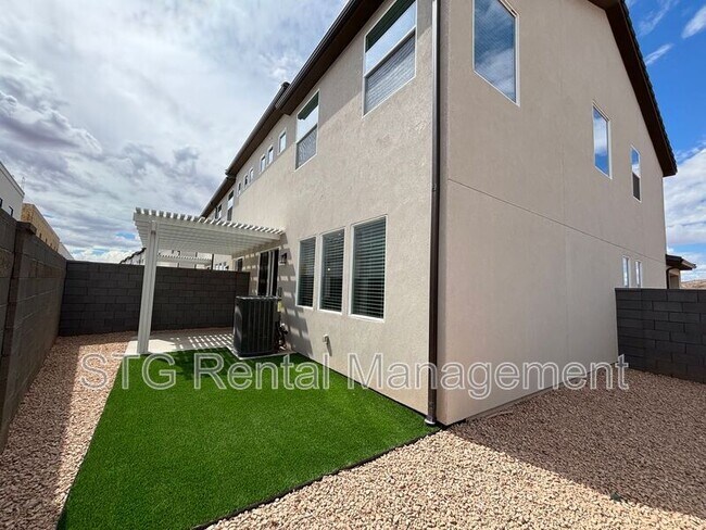 Building Photo - 857 S 4380 W