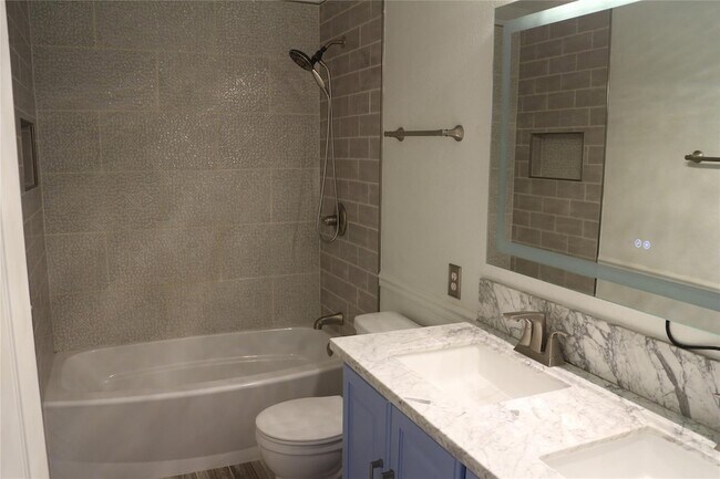 Building Photo - 2316 Tralee Cir