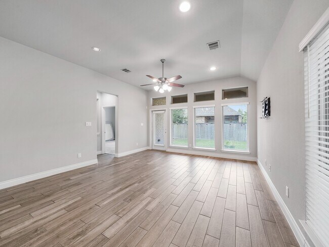 Building Photo - 15039 Montezuma Quail Dr