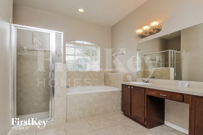 Building Photo - 10611 Carloway Hills Dr
