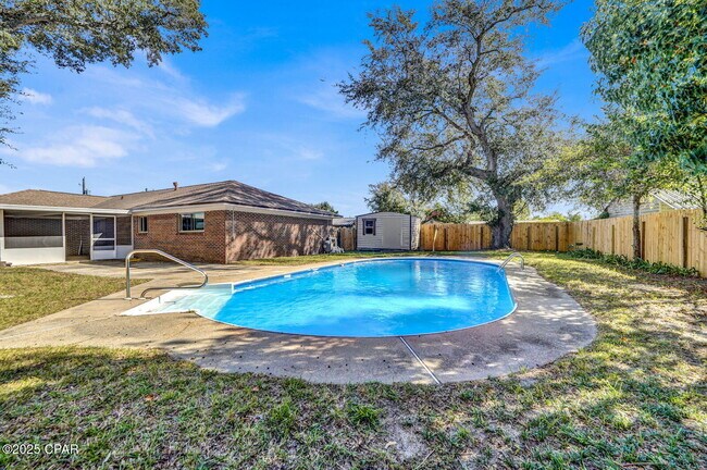 Building Photo - 5204 Park St