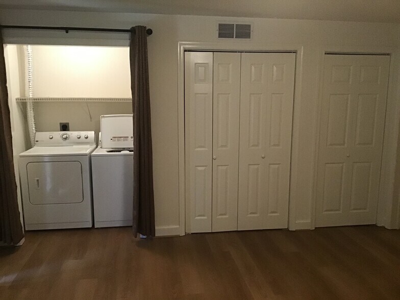 Building Photo - 542 Highland Towne Ln