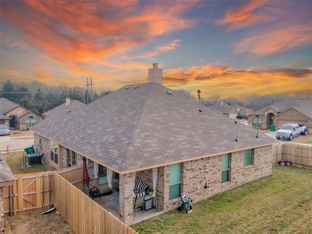 Building Photo - 531 Sydney St